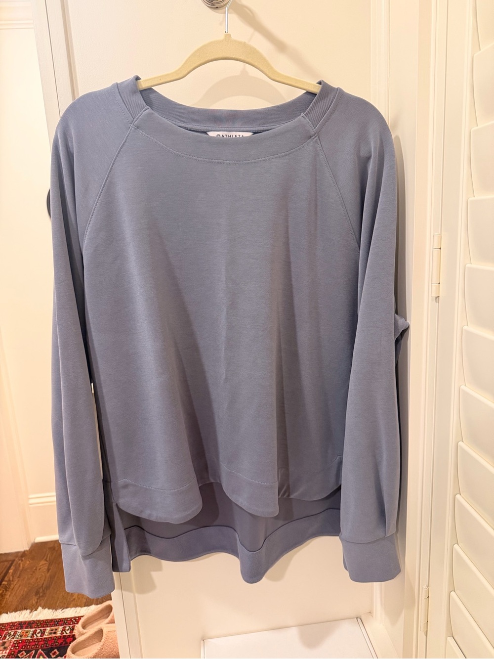 EUC Athleta Seasoft Crewneck Sweatshirt Blue Gray Size XL Tencel Modal